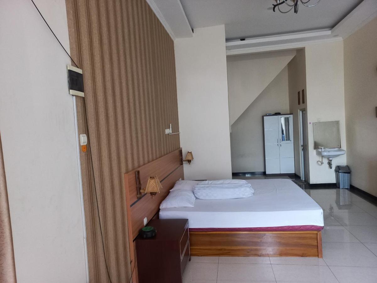 Riki Guesthouse Syari'Ah Jepara Eksteriør bilde