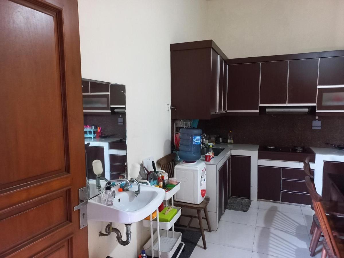 Riki Guesthouse Syari'Ah Jepara Eksteriør bilde