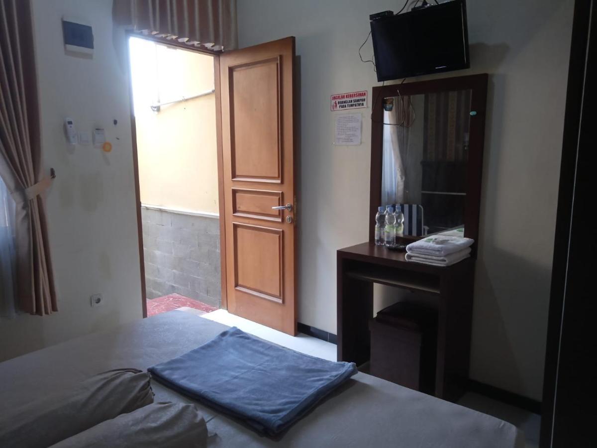 Riki Guesthouse Syari'Ah Jepara Eksteriør bilde